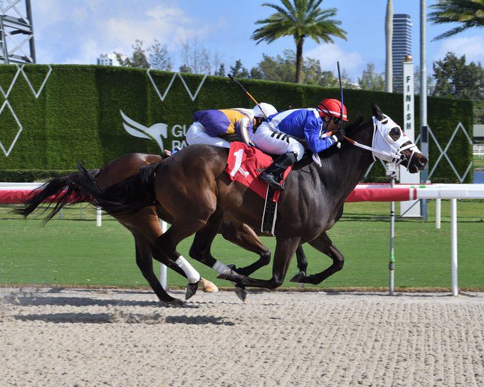 Tercer triunfo para el de colores argentinos en la Tapeta (Vídeo Hípico)